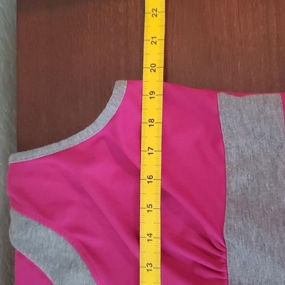 Tek Gear sz L pink with gray trim workout top - Picture 6 of 8